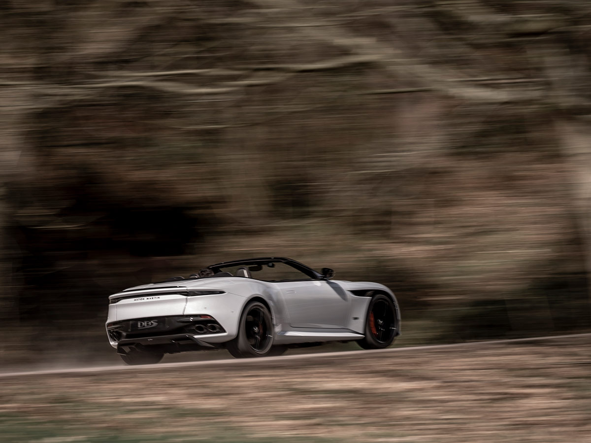 Aston Martin DBS Superleggera Volante