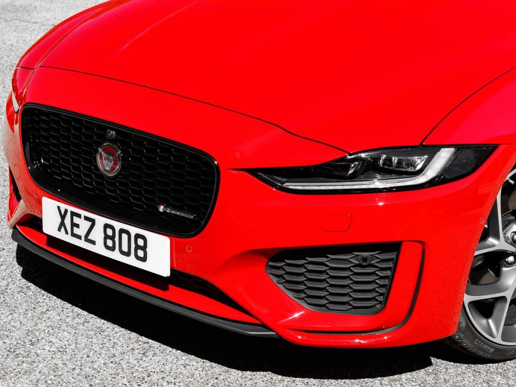 faros Jaguar XE 2019