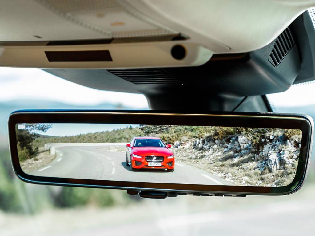 espejo digital Jaguar XE