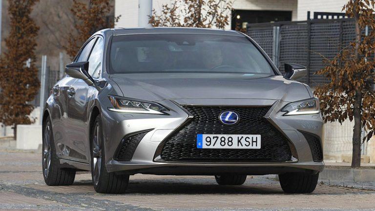 Lexus ES 300h F Sport 2019