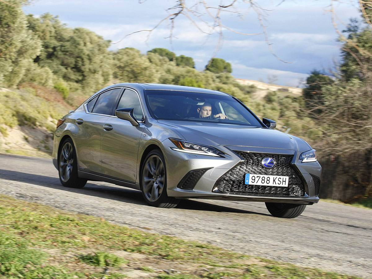 Lexus ES 300h F Sport 2019