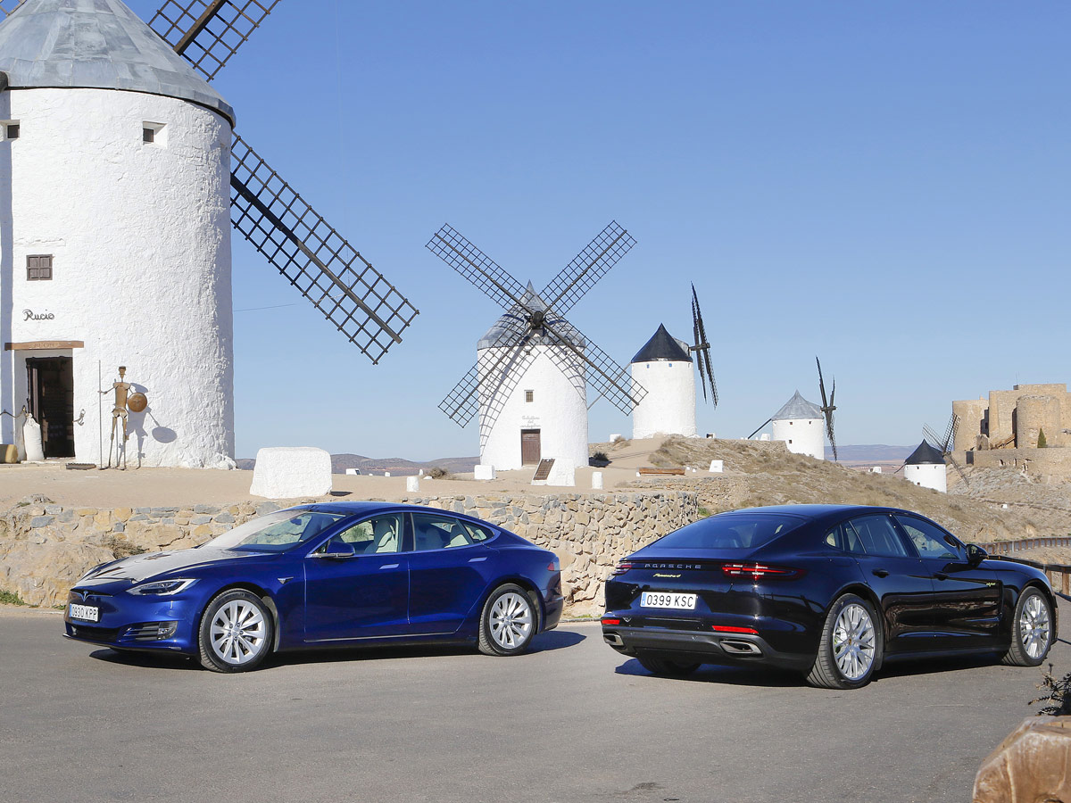 Tesla Model S vs Porsche Panamera