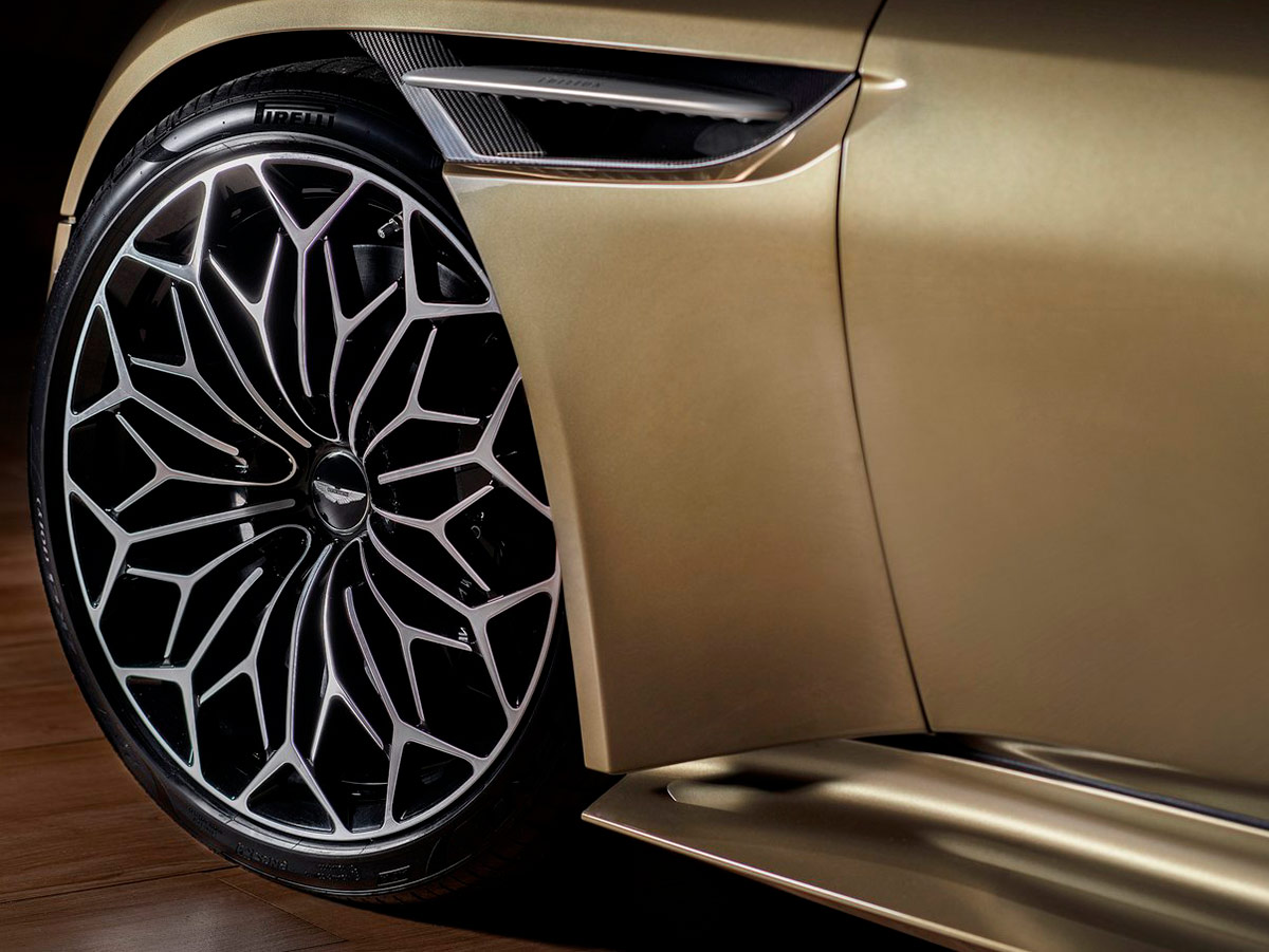 Aston Martin DBS Superleggera OHMSS Edition