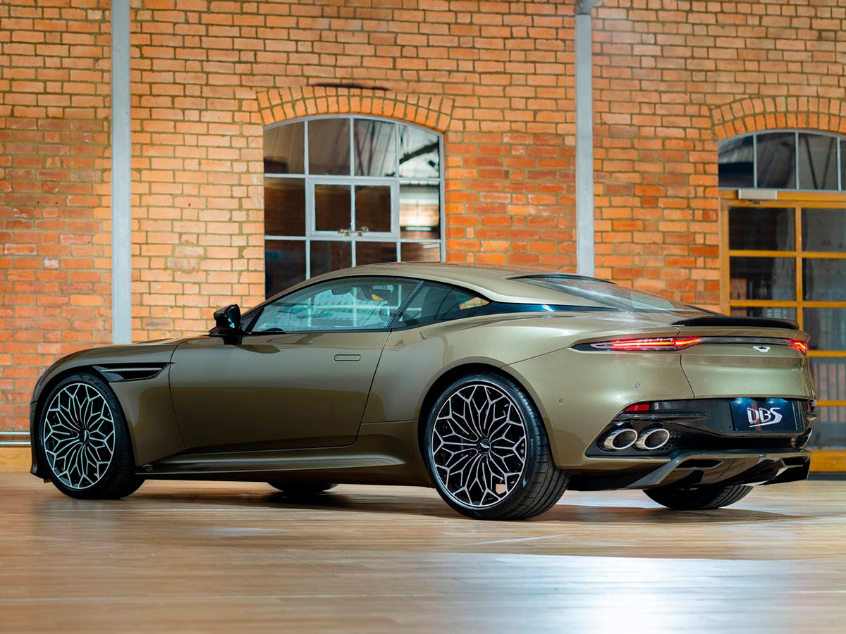 Aston Martin DBS Superleggera OHMSS Edition