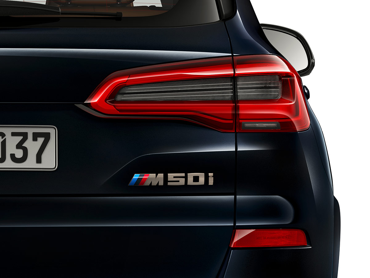 BMW X5 M50i