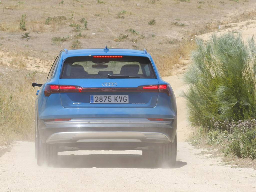 Audi e-tron off road