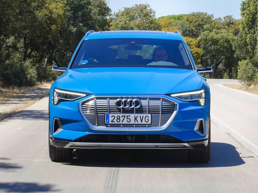 frontal Audi e-tron