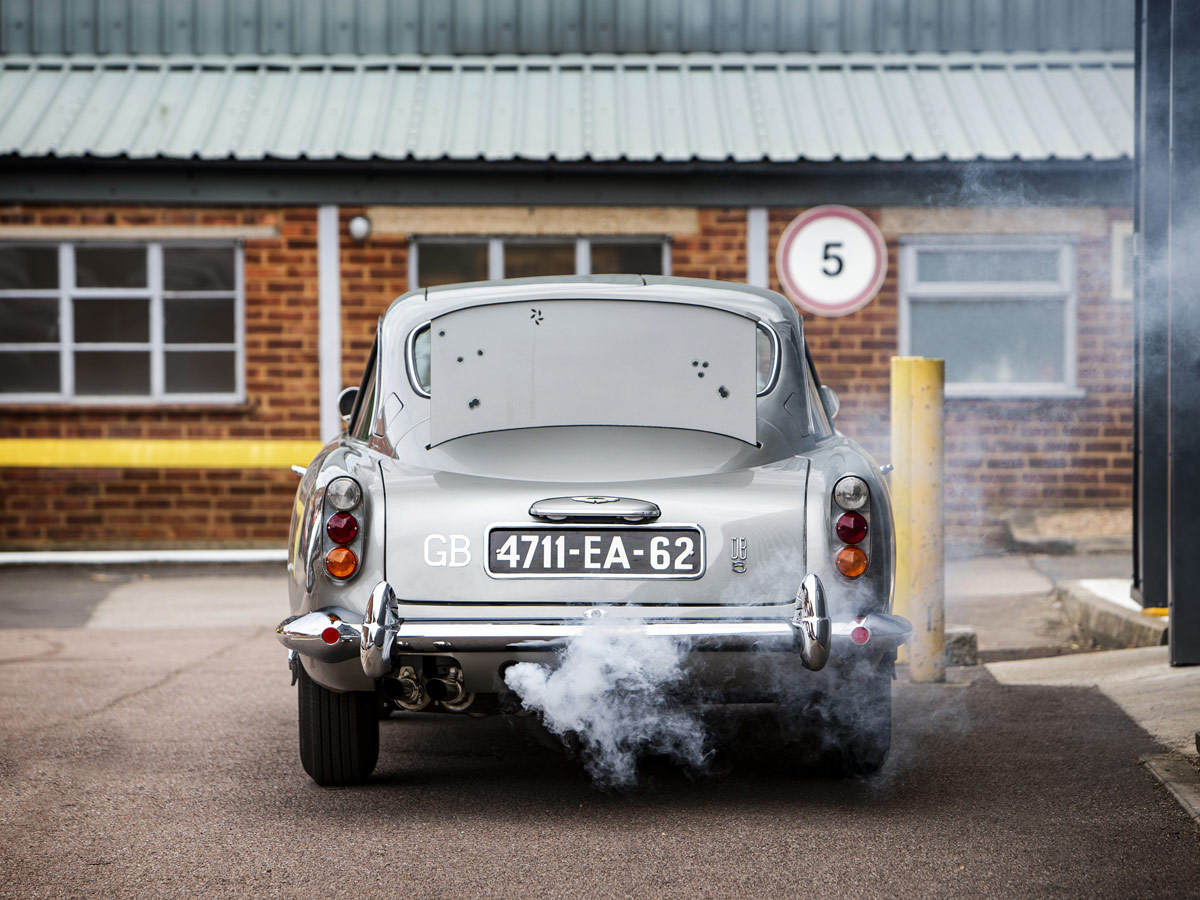 Aston Martin DB5 1965 James Bond