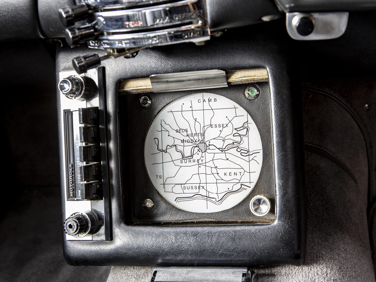 Aston Martin DB5 1965 James Bond