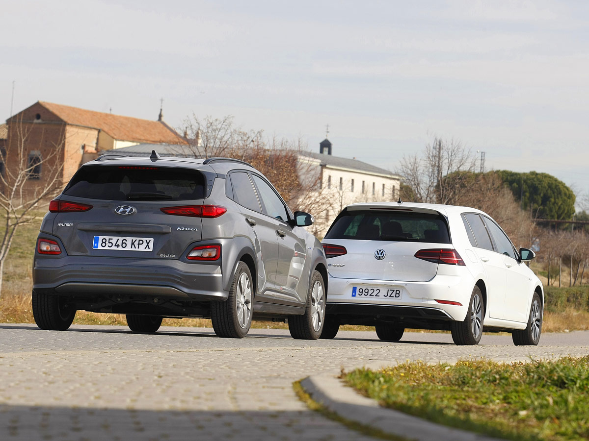 Comparativa Volkswagen e-Golf vs Hyundai Kona eléctrico