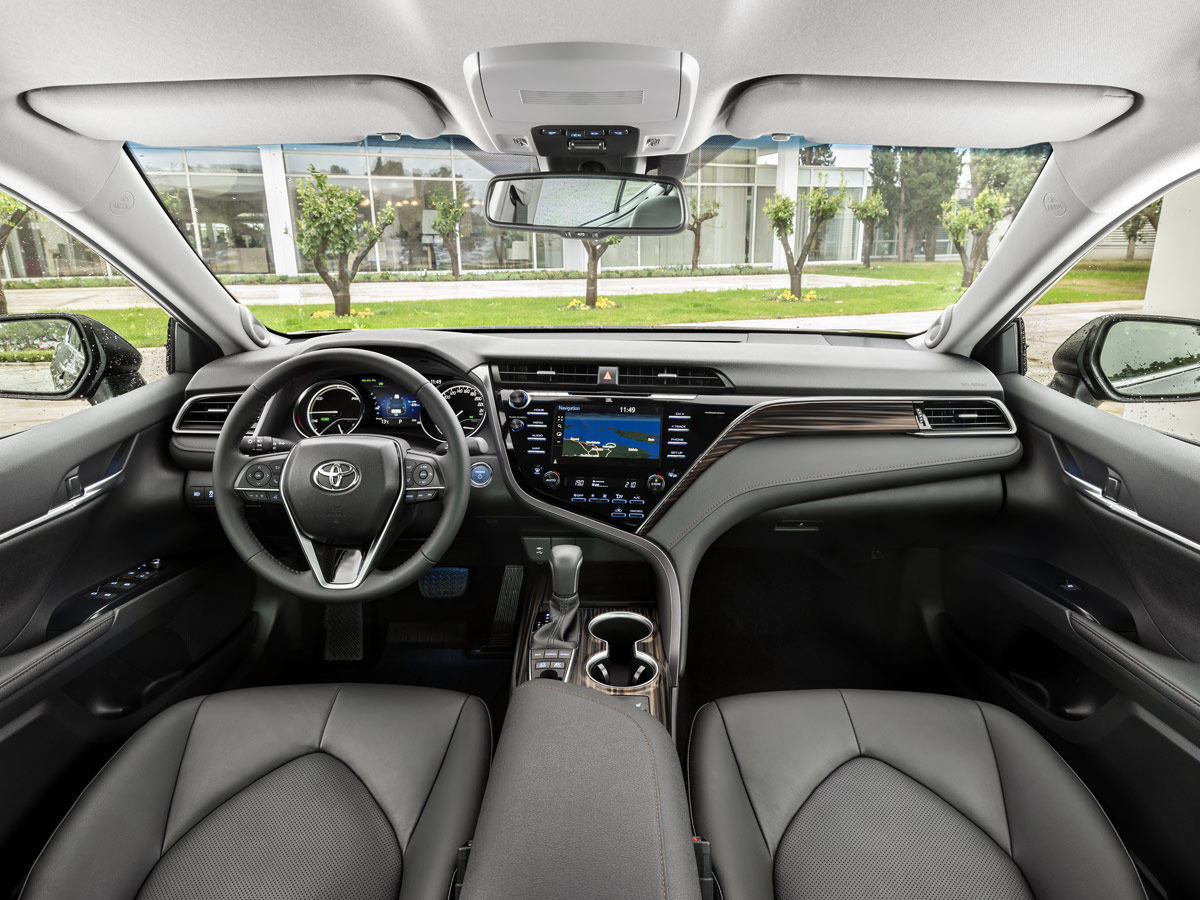 Toyota Camry Hybrid 2019