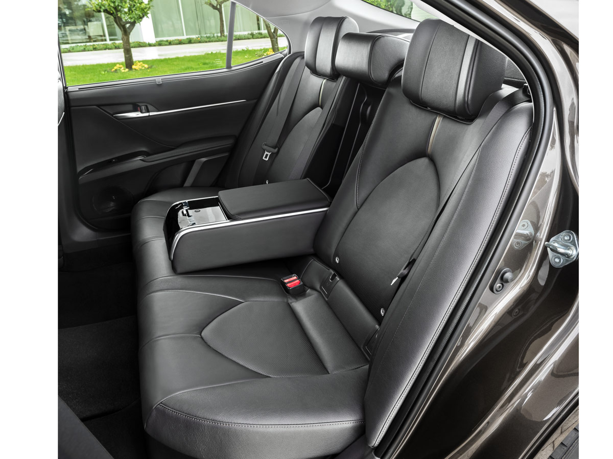 Toyota Camry Hybrid 2019