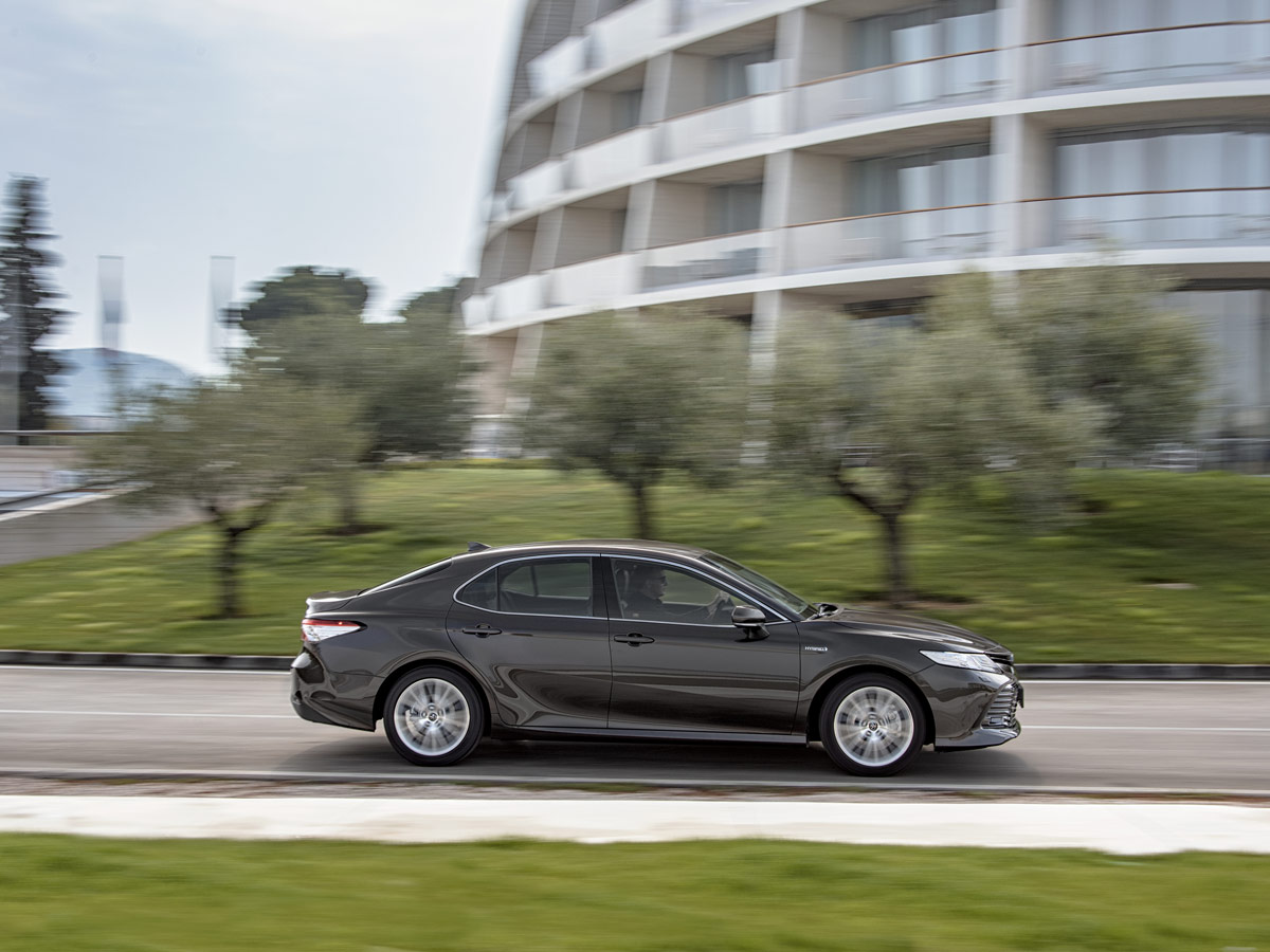 Toyota Camry Hybrid 2019