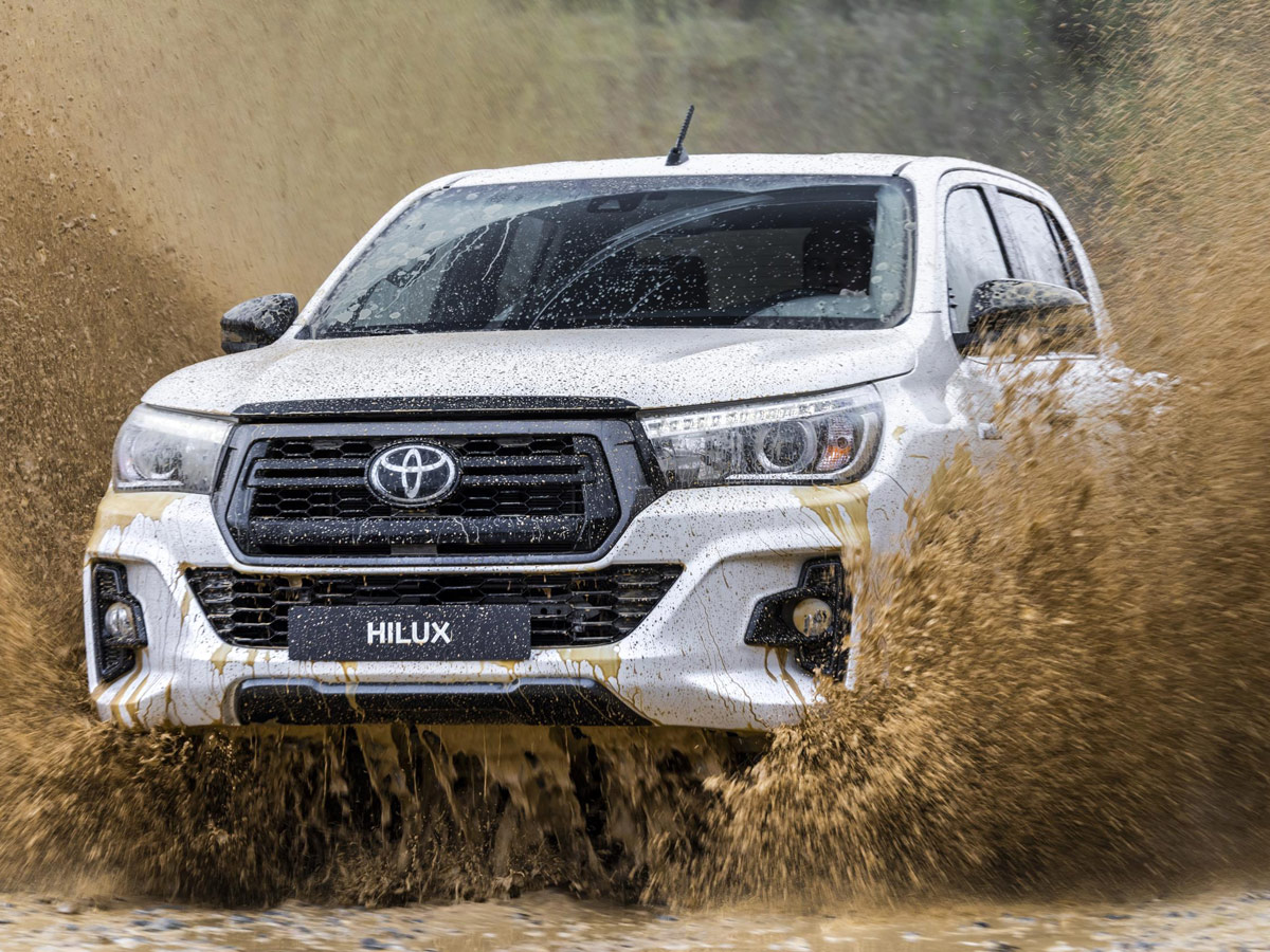 Toyota Hilux Legend Black 2019