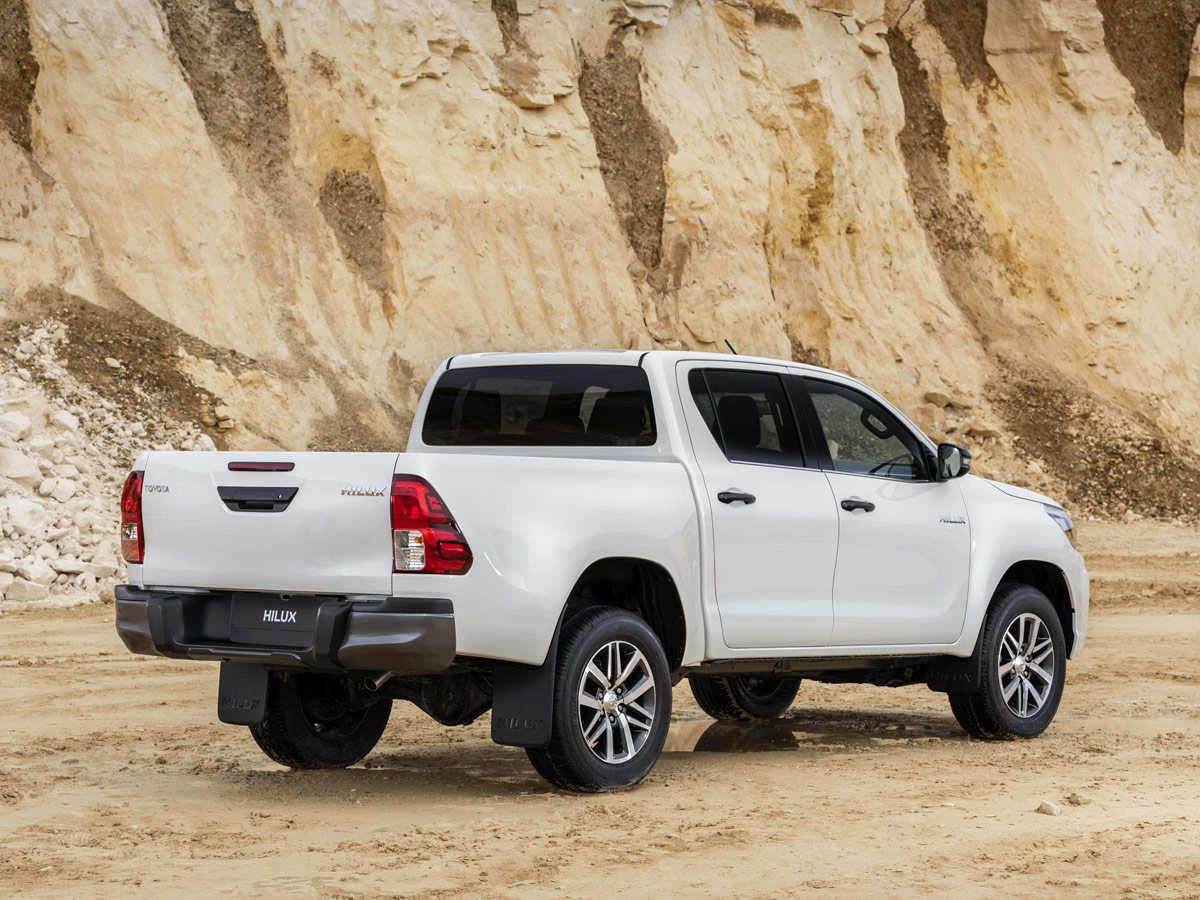 Toyota Hilux Legend Black 2019