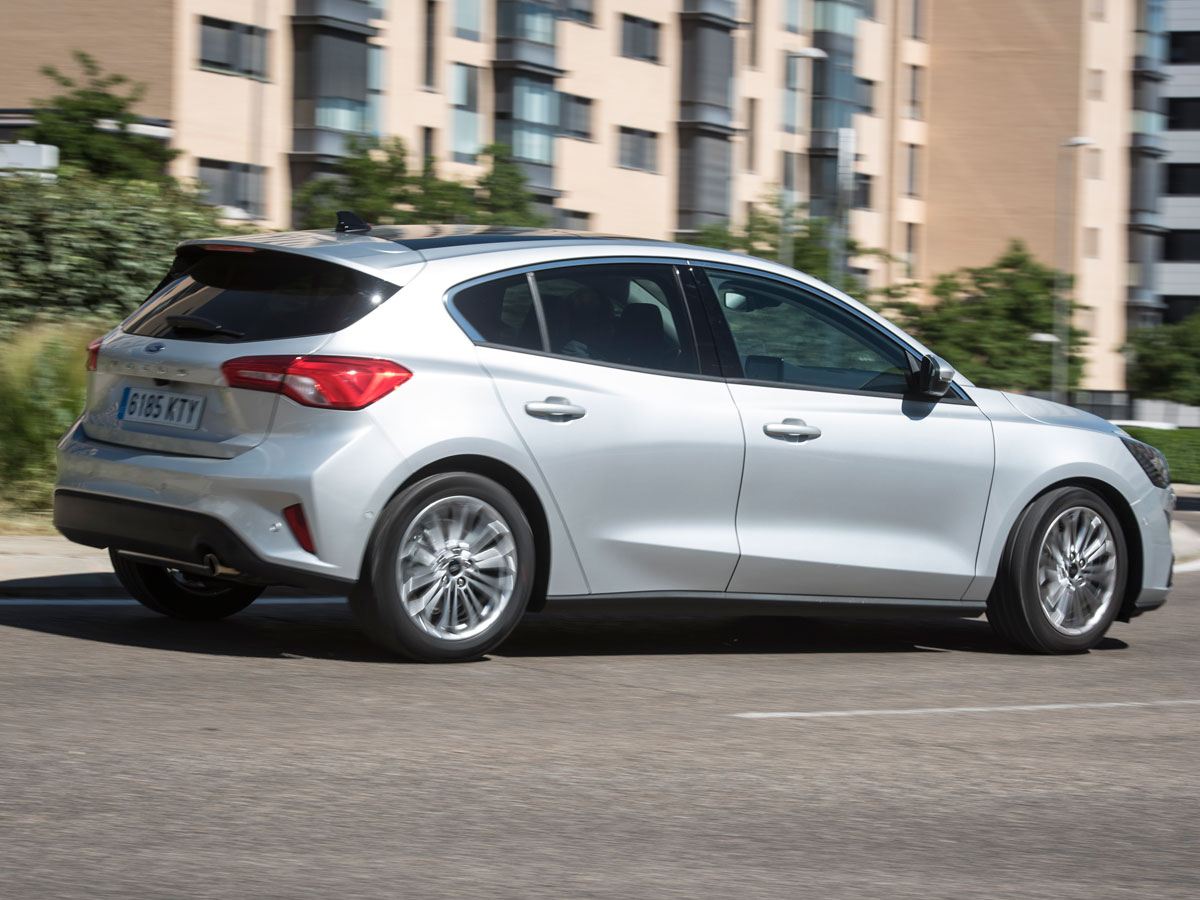 ford-focus-ecoboost-kia-ceed-tgdi-gasolina
