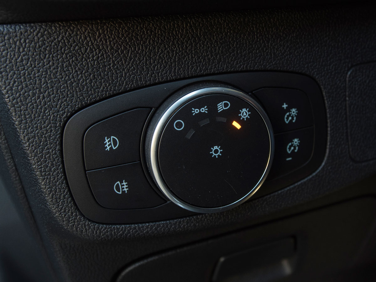 ford-focus-ecoboost-kia-ceed-tgdi-gasolina