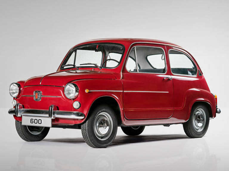 SEAT 600