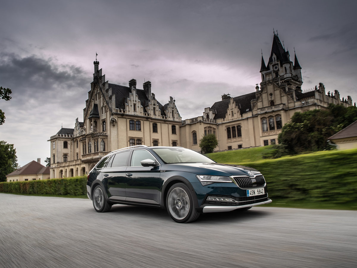 Skoda Superb Scout 2019