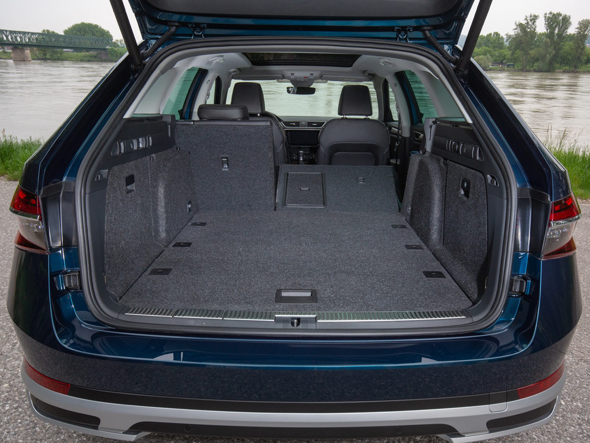 Skoda Superb Scout 2019
