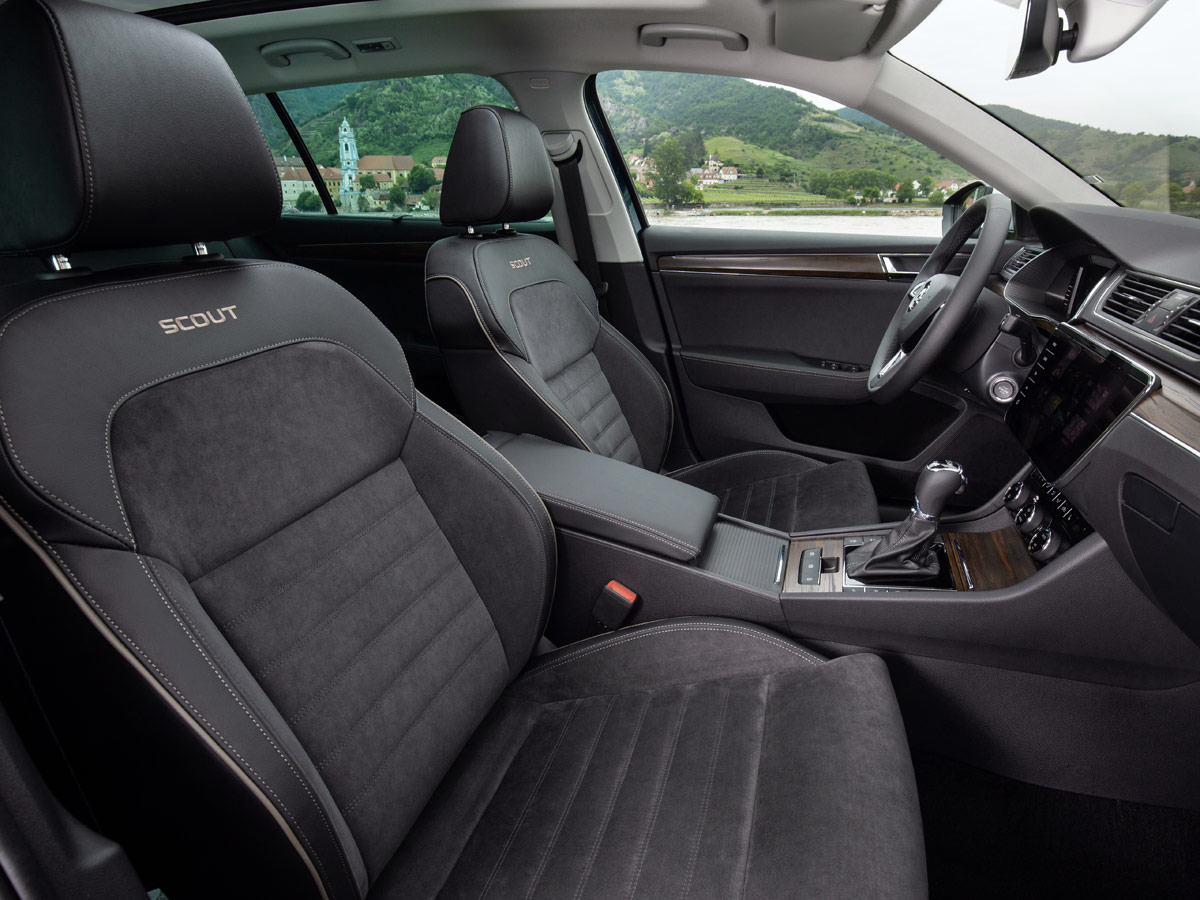 Skoda Superb Scout 2019