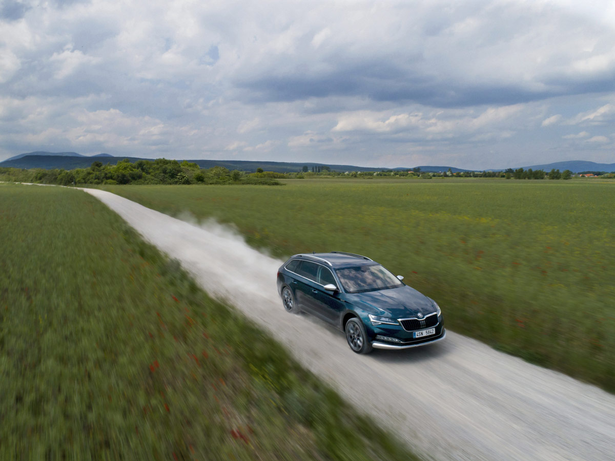 Skoda Superb Scout 2019