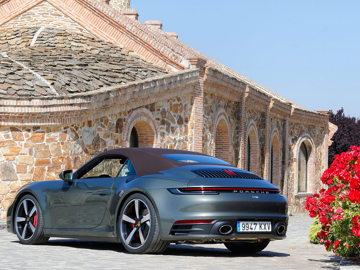 porsche-911-carrera-4s-cabriolet