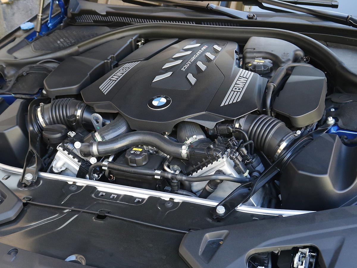 motor BMW M850i xDrive Coupé