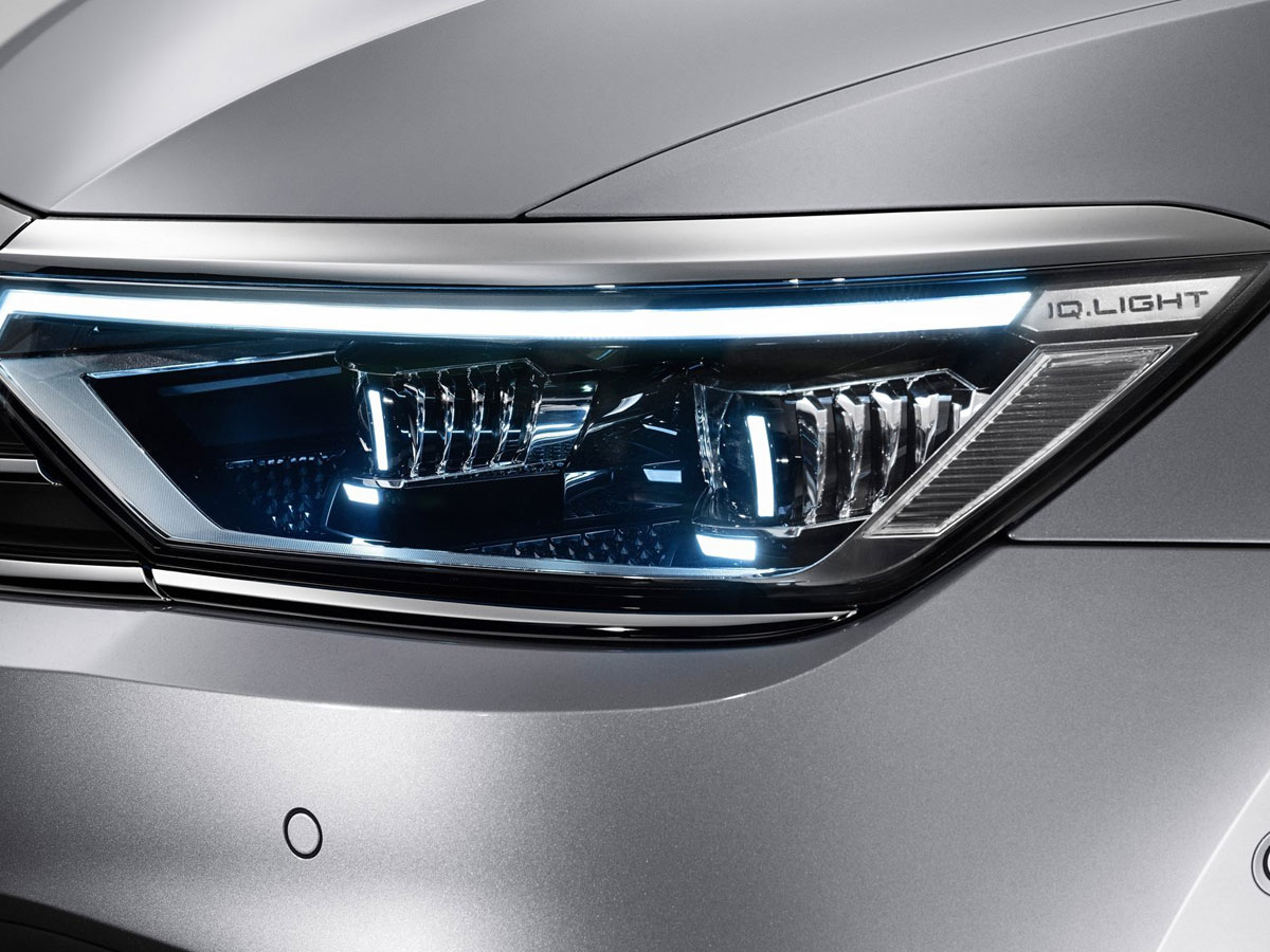 volkswagen-passat-2019