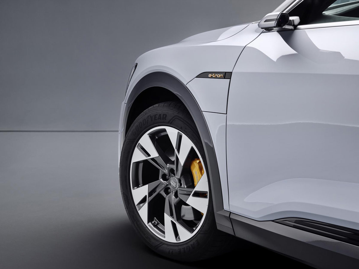 Audi e-tron 55 quattro 2019