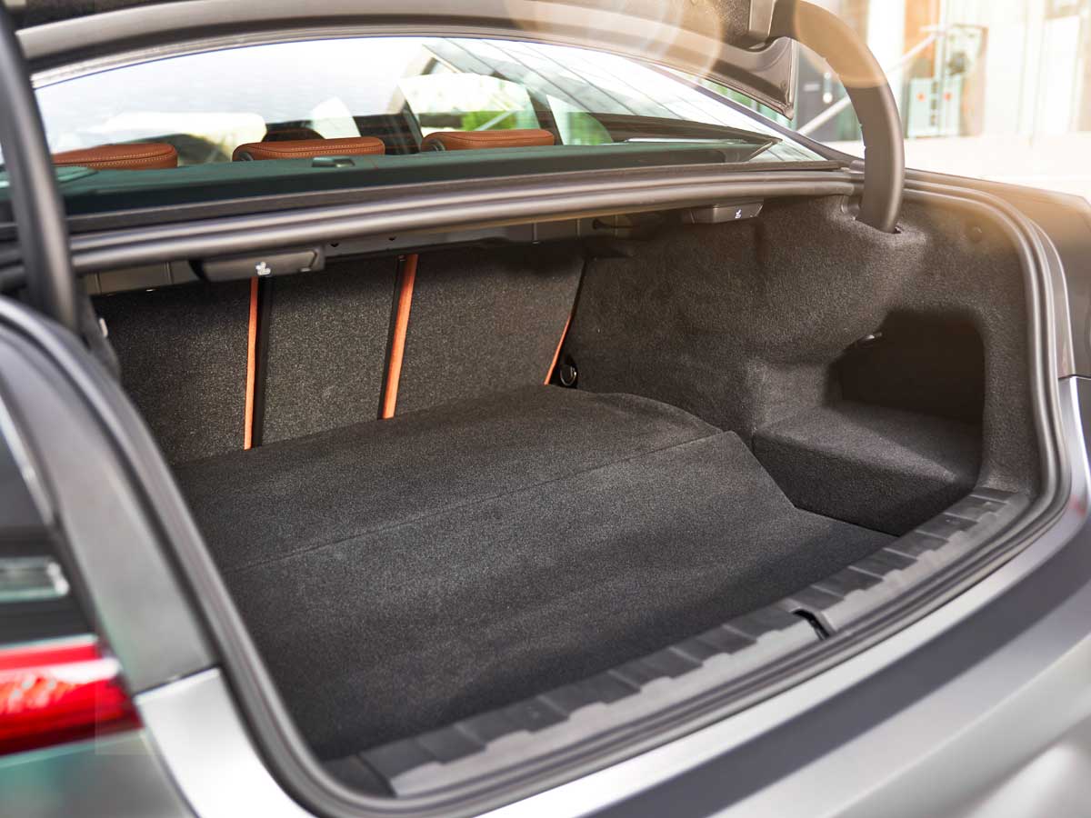 maletero bmw 330e iPerformance 2019