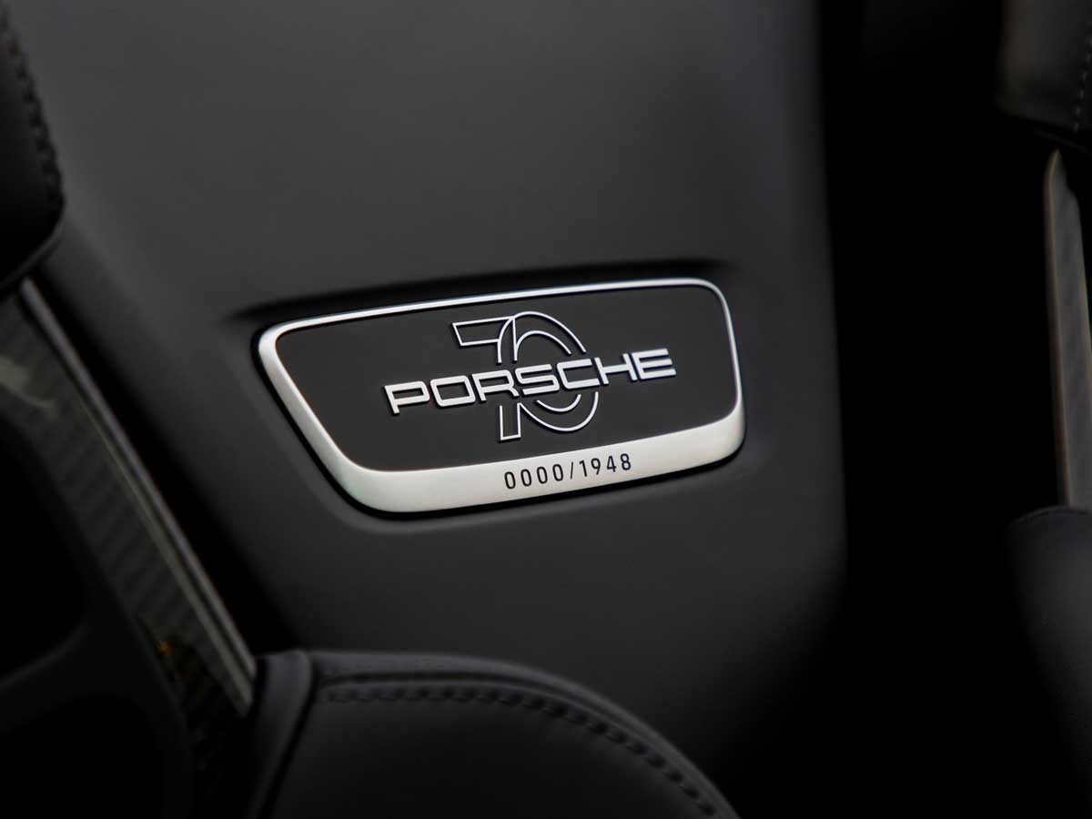 logo porsche 70 aniversario