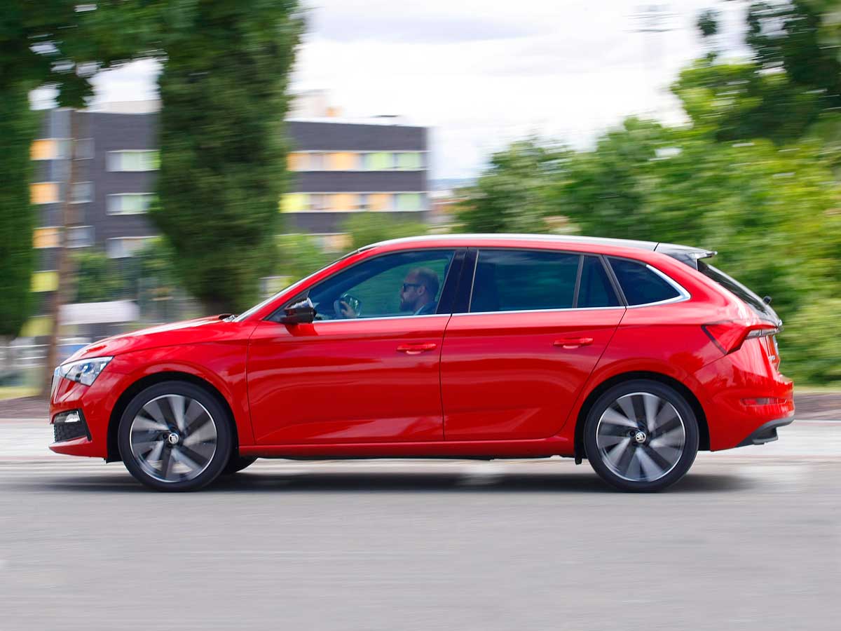 skoda scala 1.5 tsi lateral