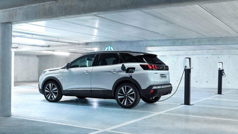 Peugeot 3008 GT Hybrid4 2019