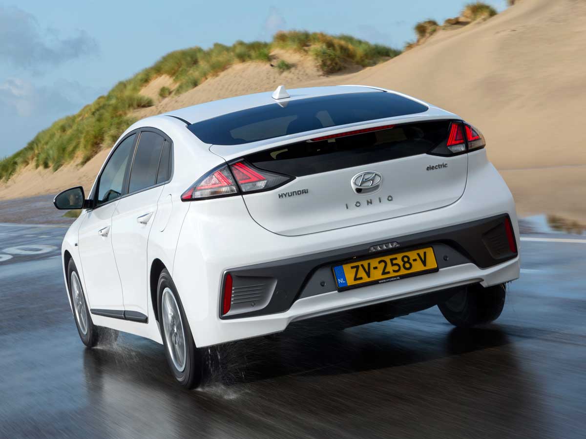 Hyundai IONIQ 2020 eléctrico trasera