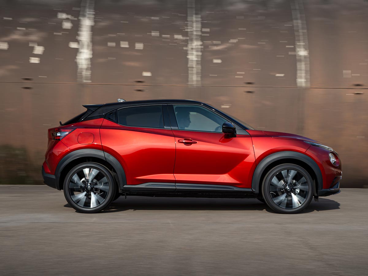 lateral Nissan Juke 2020