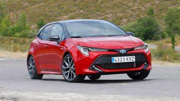 toyota-corolla-hybrid-frontal