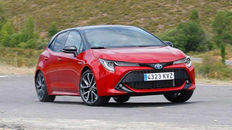 toyota-corolla-hybrid-frontal