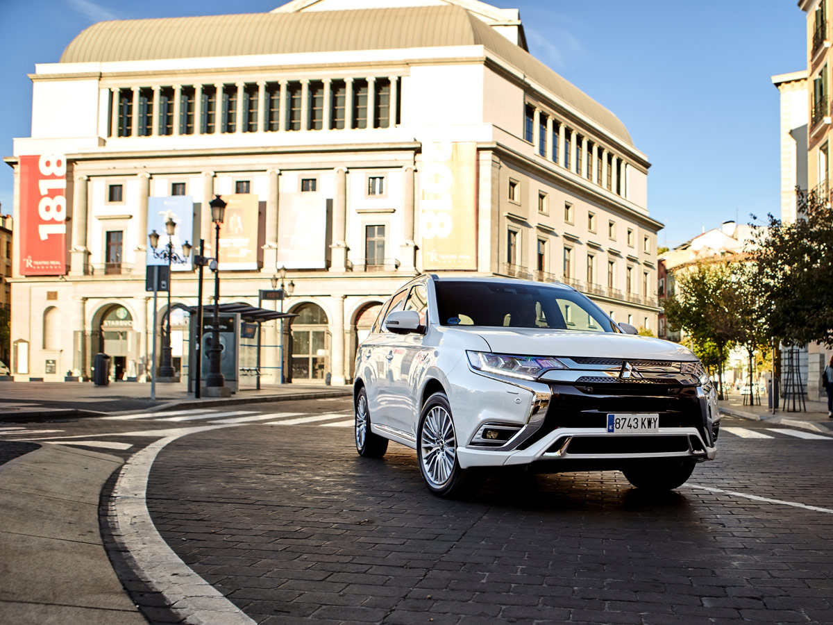 Mitsubishi Outlander PHEV 2019