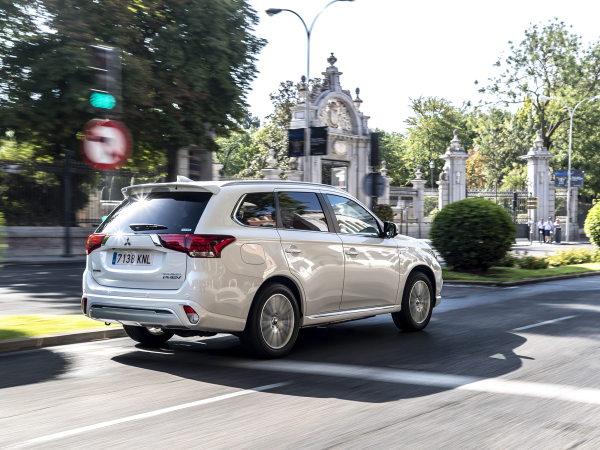 Mitsubishi Outlander PHEV 2019