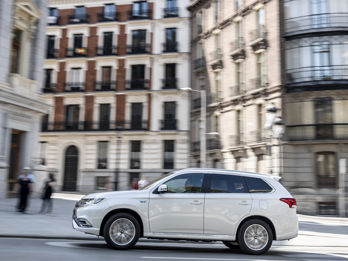 Mitsubishi Outlander PHEV 2019
