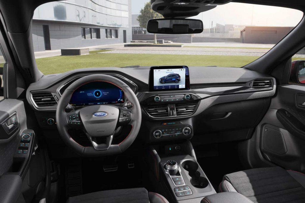 interior del Ford Kuga híbrido enchufable