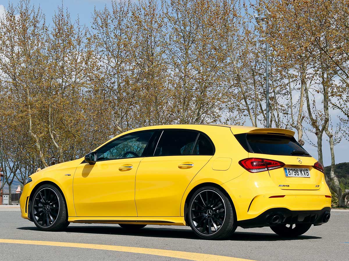 Mercedes-Benz AMG A 35 2019 amarillo