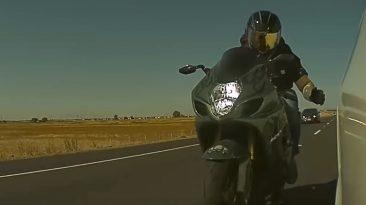 motorista rompe retrovisor