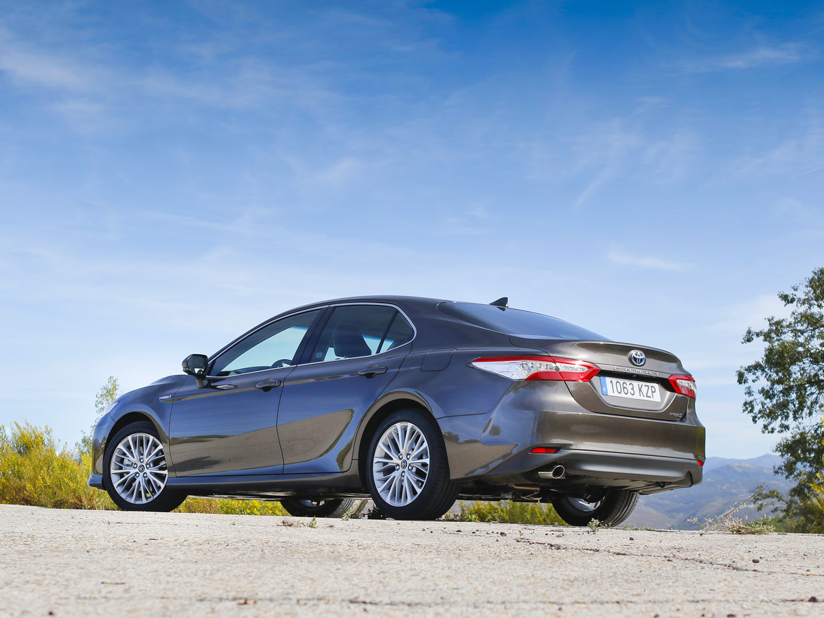 Prueba Toyota Camry 220H Luxury 2019
