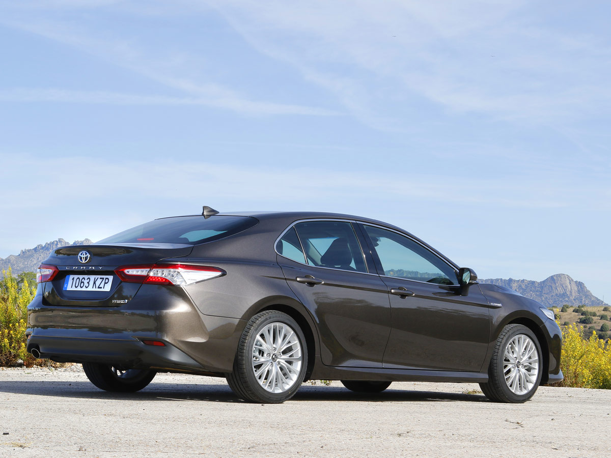 Prueba Toyota Camry 220H Luxury 2019