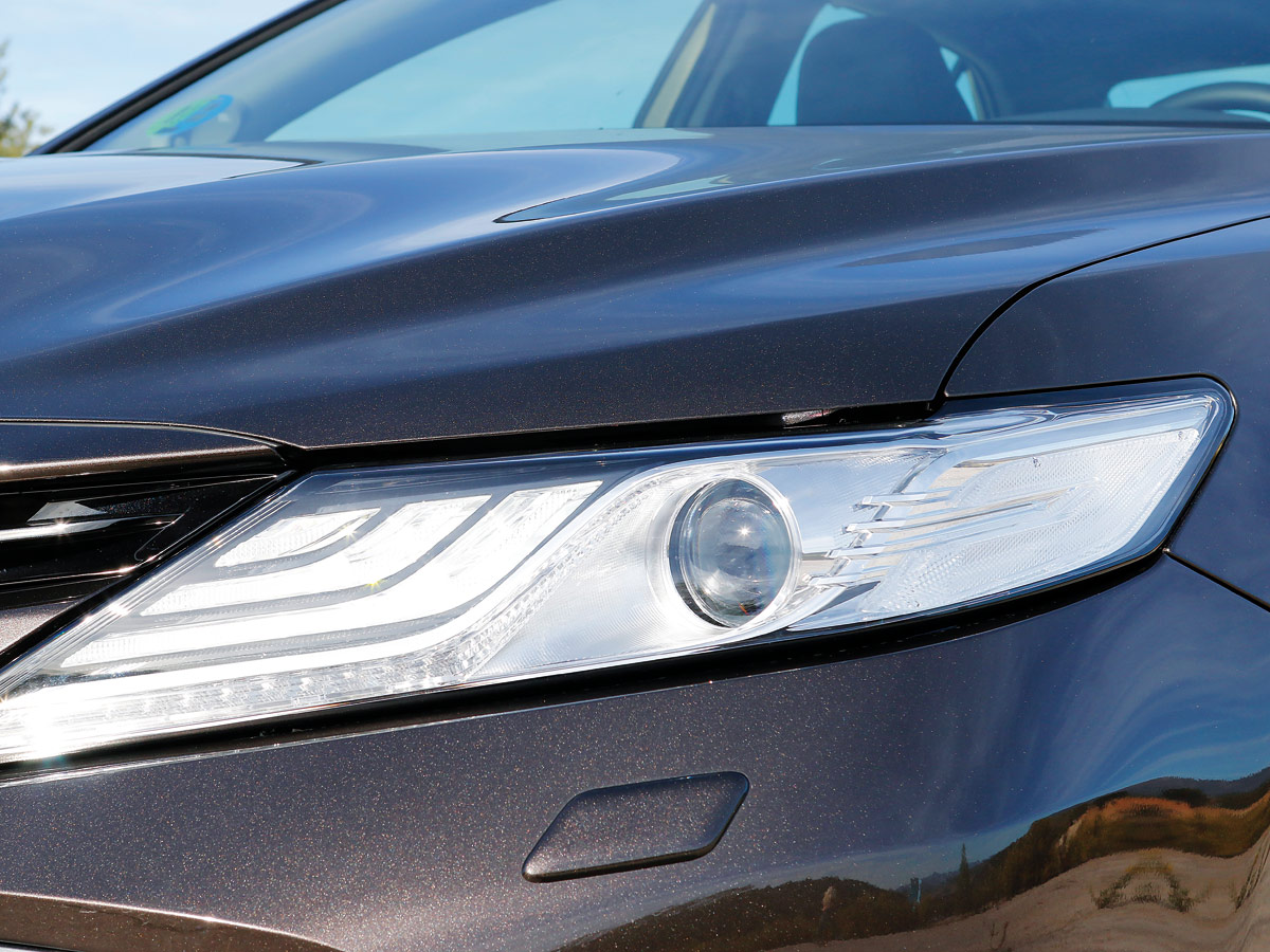 Prueba Toyota Camry 220H Luxury 2019