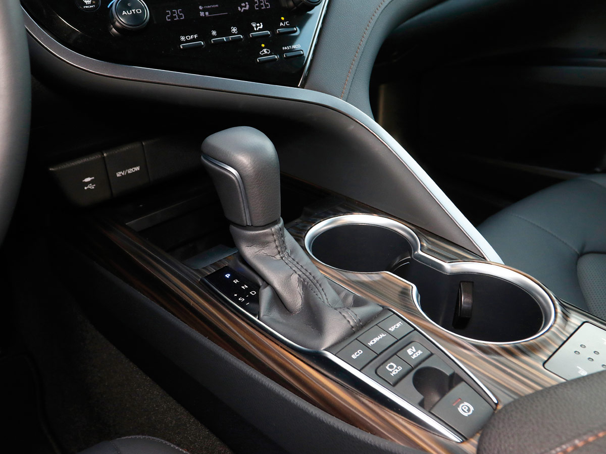 Prueba Toyota Camry 220H Luxury 2019