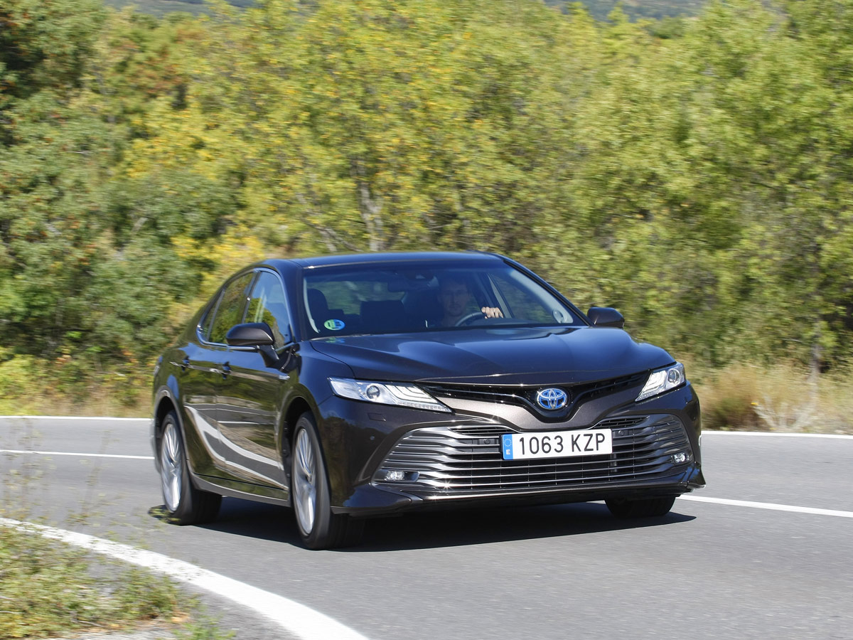 Prueba Toyota Camry 220H Luxury 2019