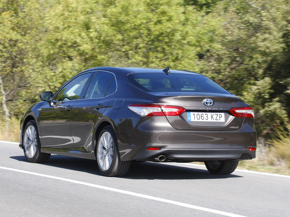 Prueba Toyota Camry 220H Luxury 2019